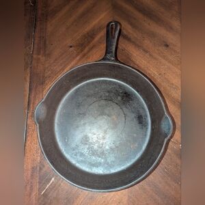 Vintage Griswold #8 Small Block Logo 704 F Cast Iron Skillet